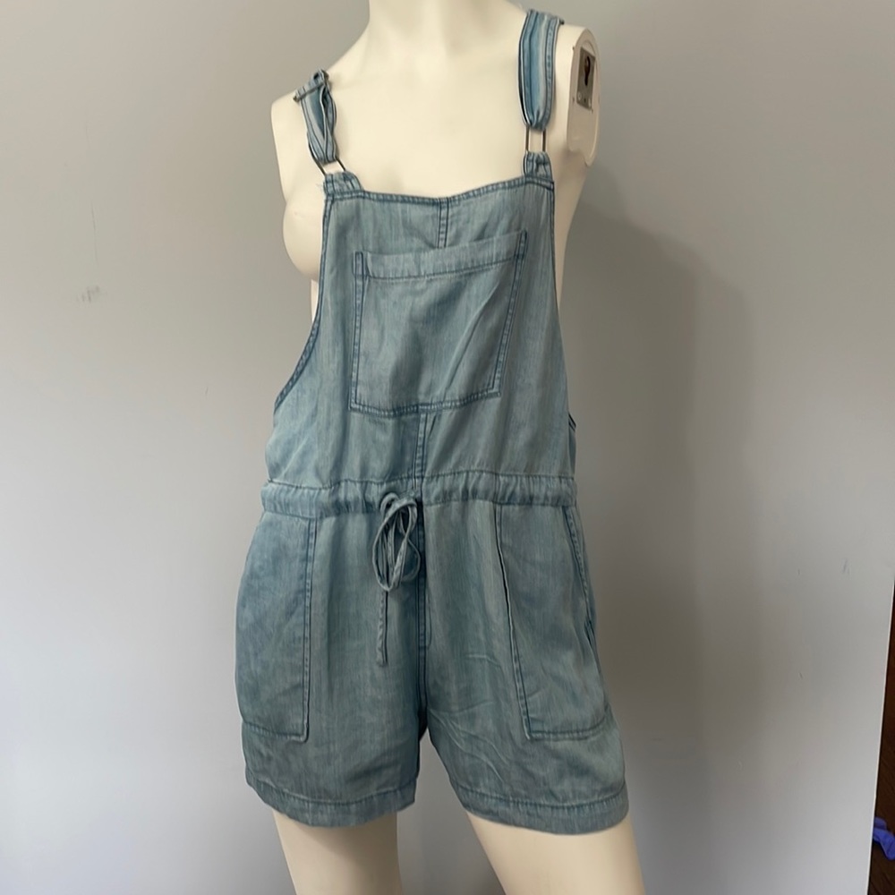 Thread & Supply demin lightweight bibs. Size M. NWT!! Bundle & Save!